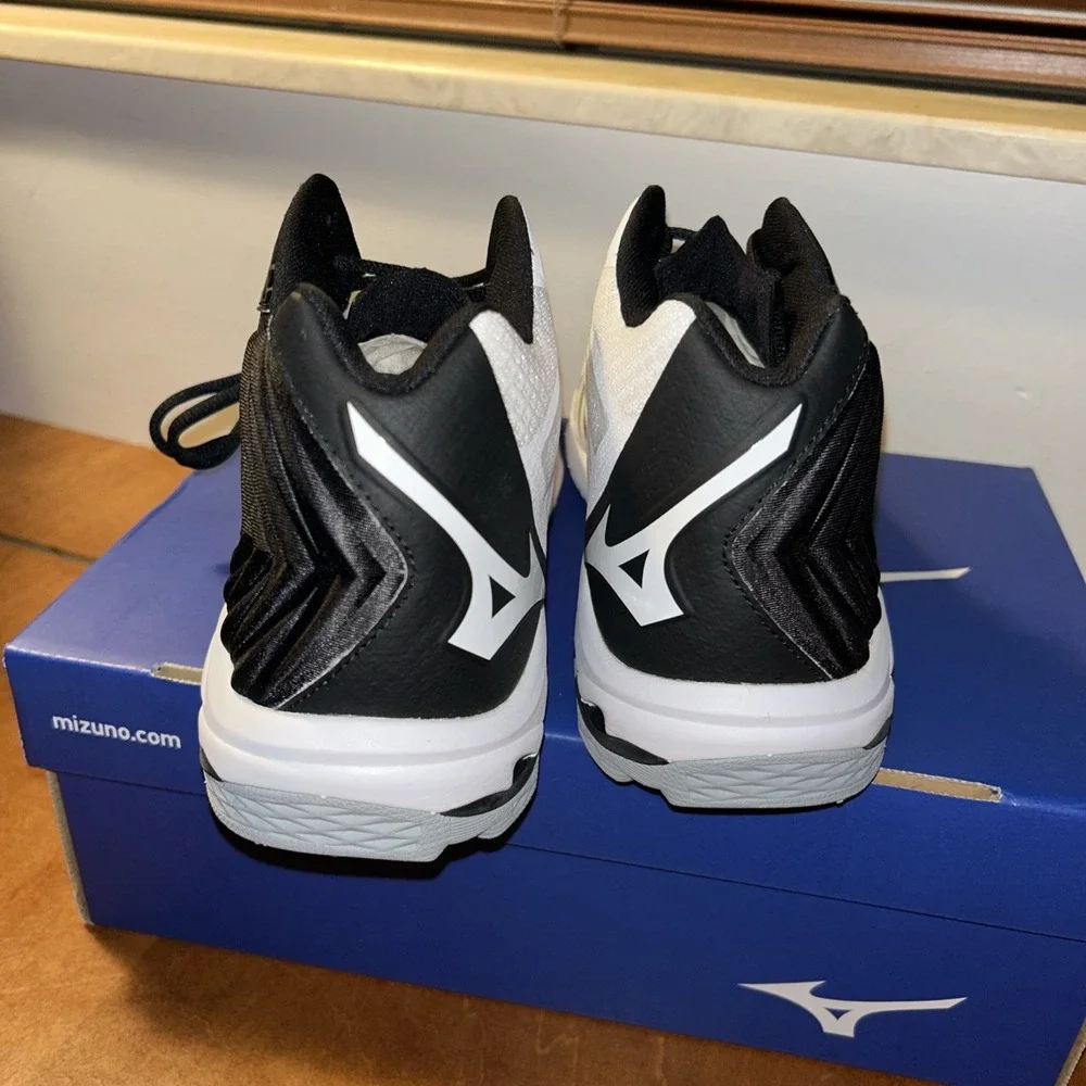 Mizuno Wave Lightning Z5 Men's Volleyball Shoes Size 9 White New With Box